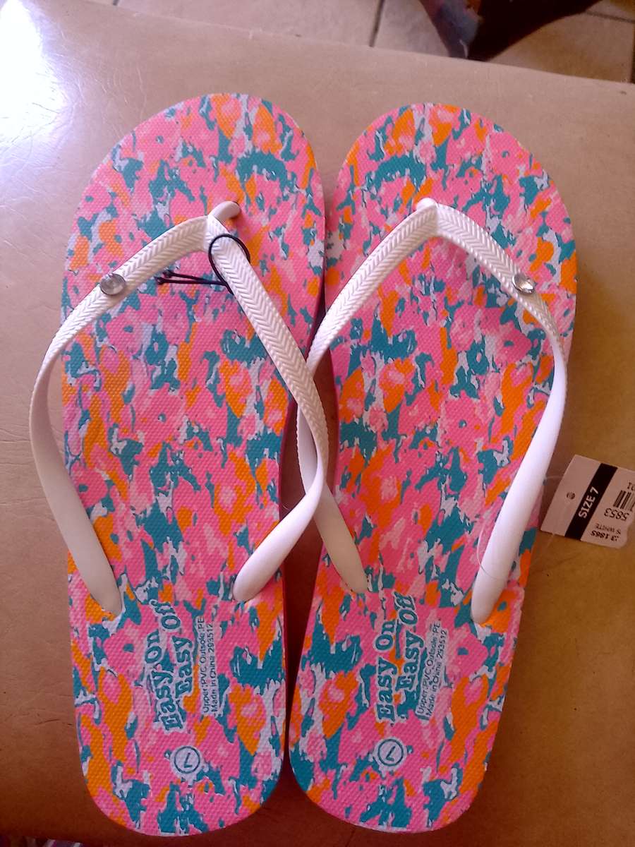 LADIES SANDALS SIZE 7 BRAND NEW