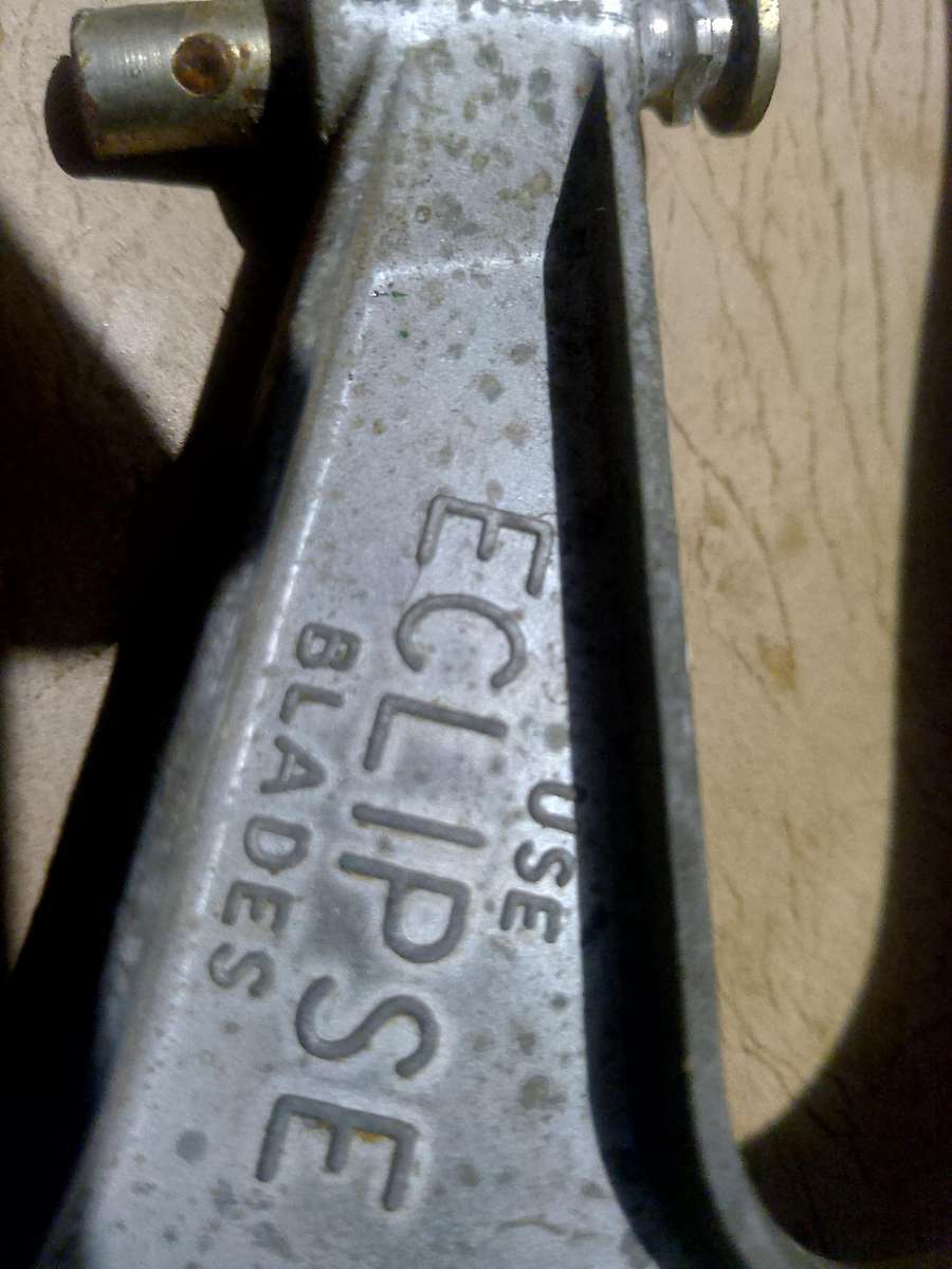 TWO HACKSAWS WITHOUT BLADES GOOD CONDITION