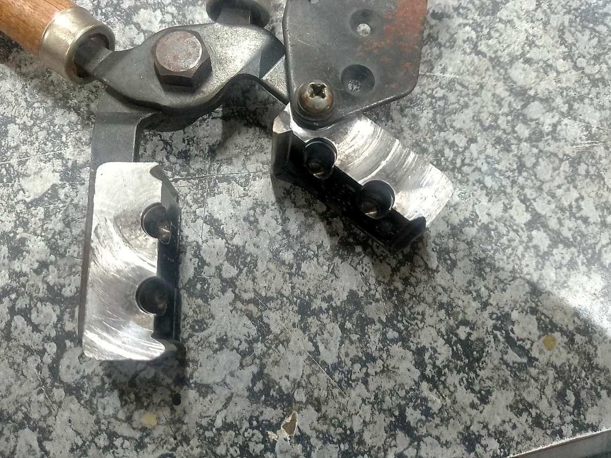 DOUBLE CAVITY LEE BULLET MOLD