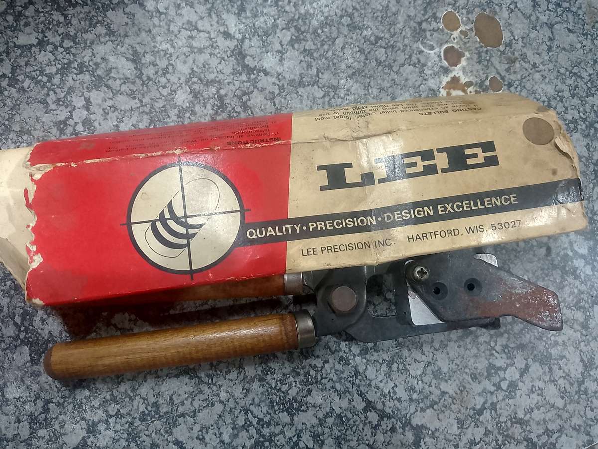 DOUBLE CAVITY LEE BULLET MOLD