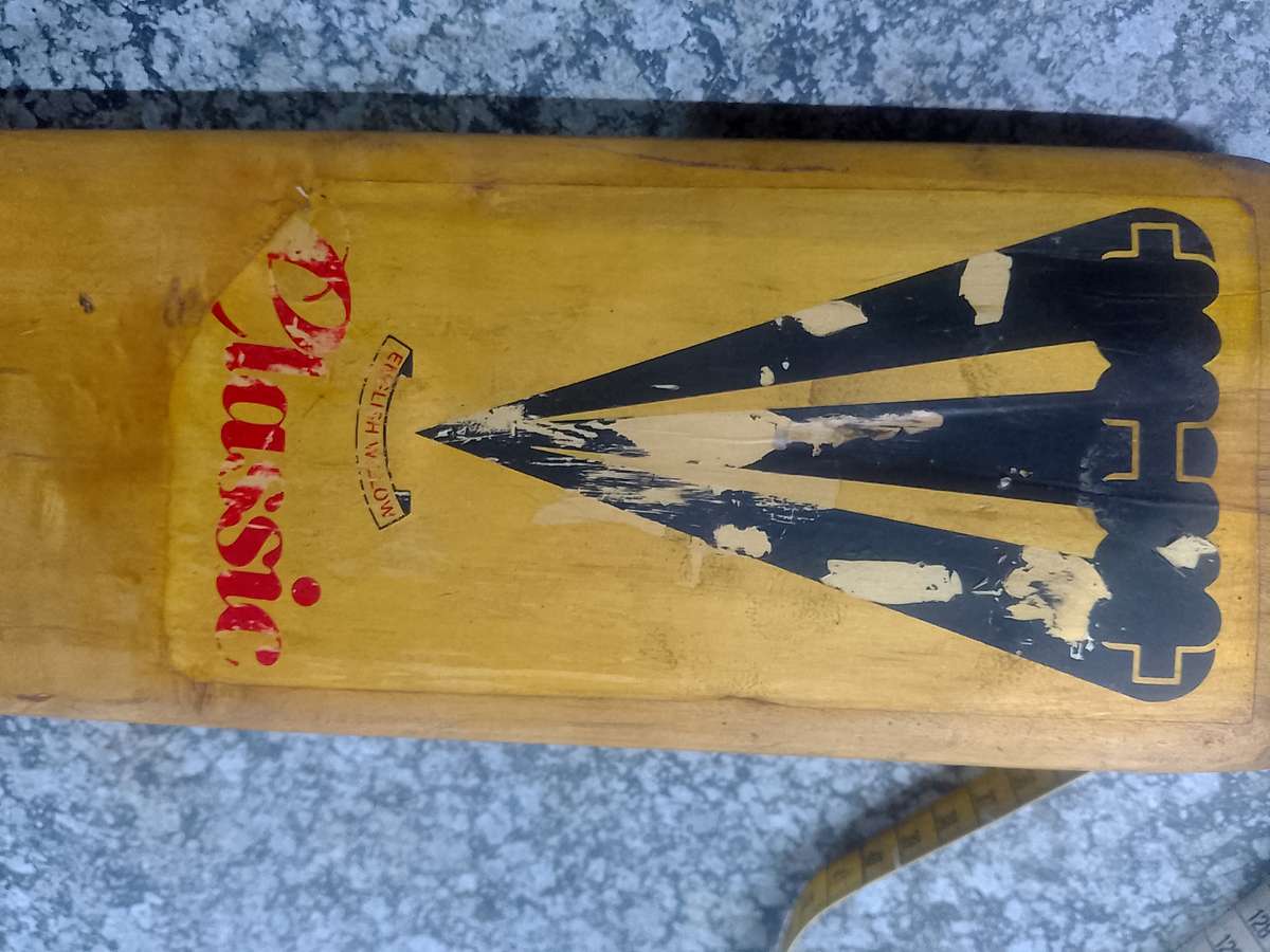 DUNCAN FEARNLEY CRICKET BAT