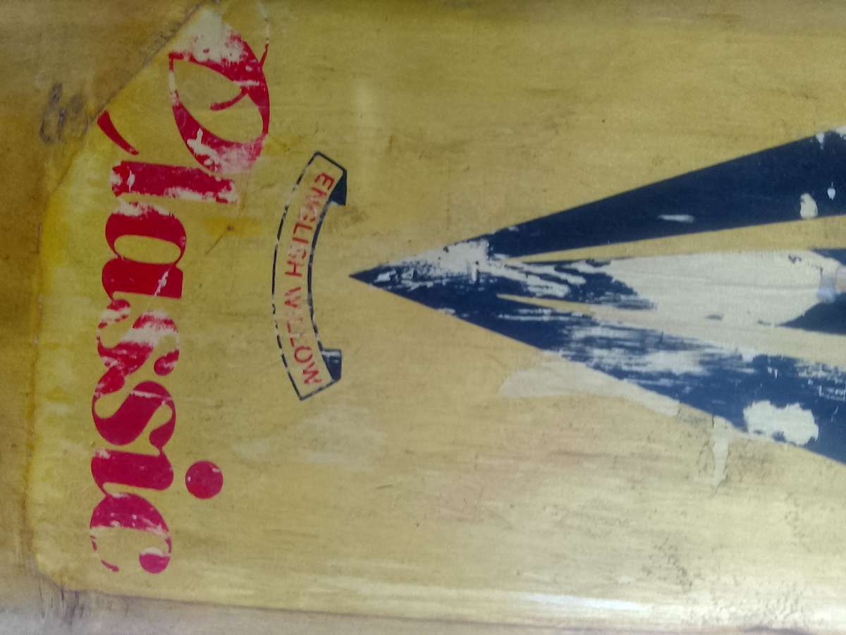 DUNCAN FEARNLEY CRICKET BAT