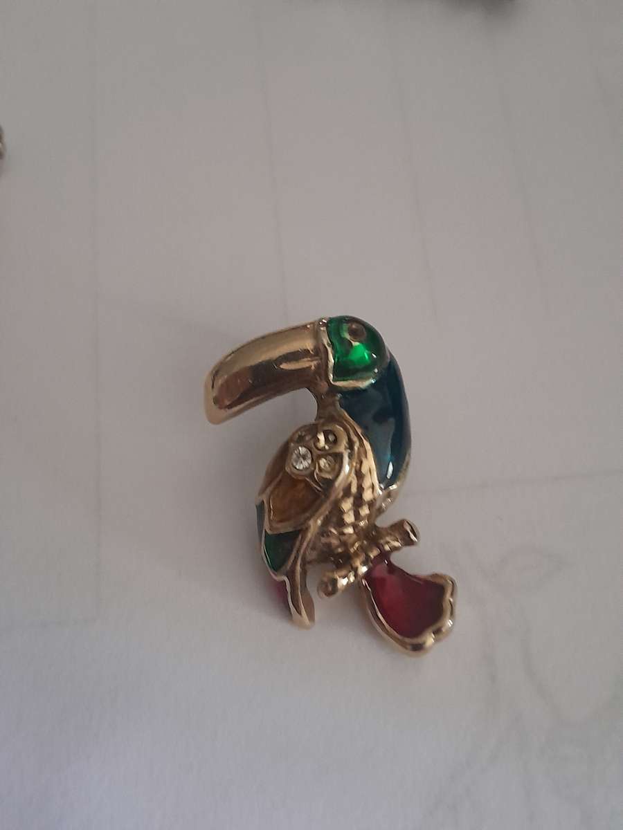 8 Gold Plated 1 Silver Brooches