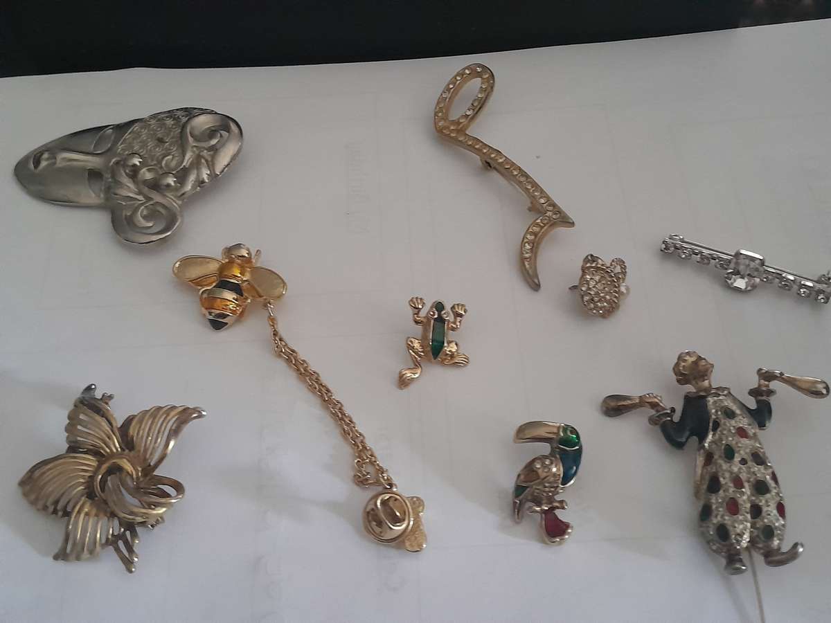 8 Gold Plated 1 Silver Brooches