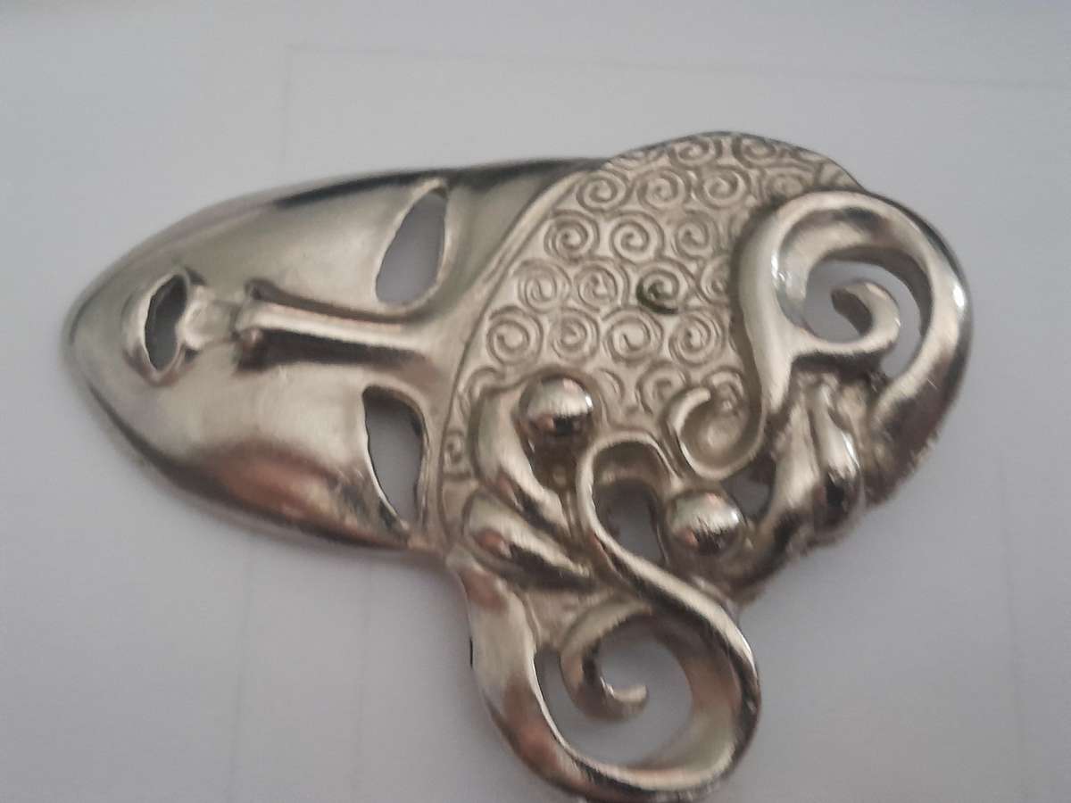 8 Gold Plated 1 Silver Brooches