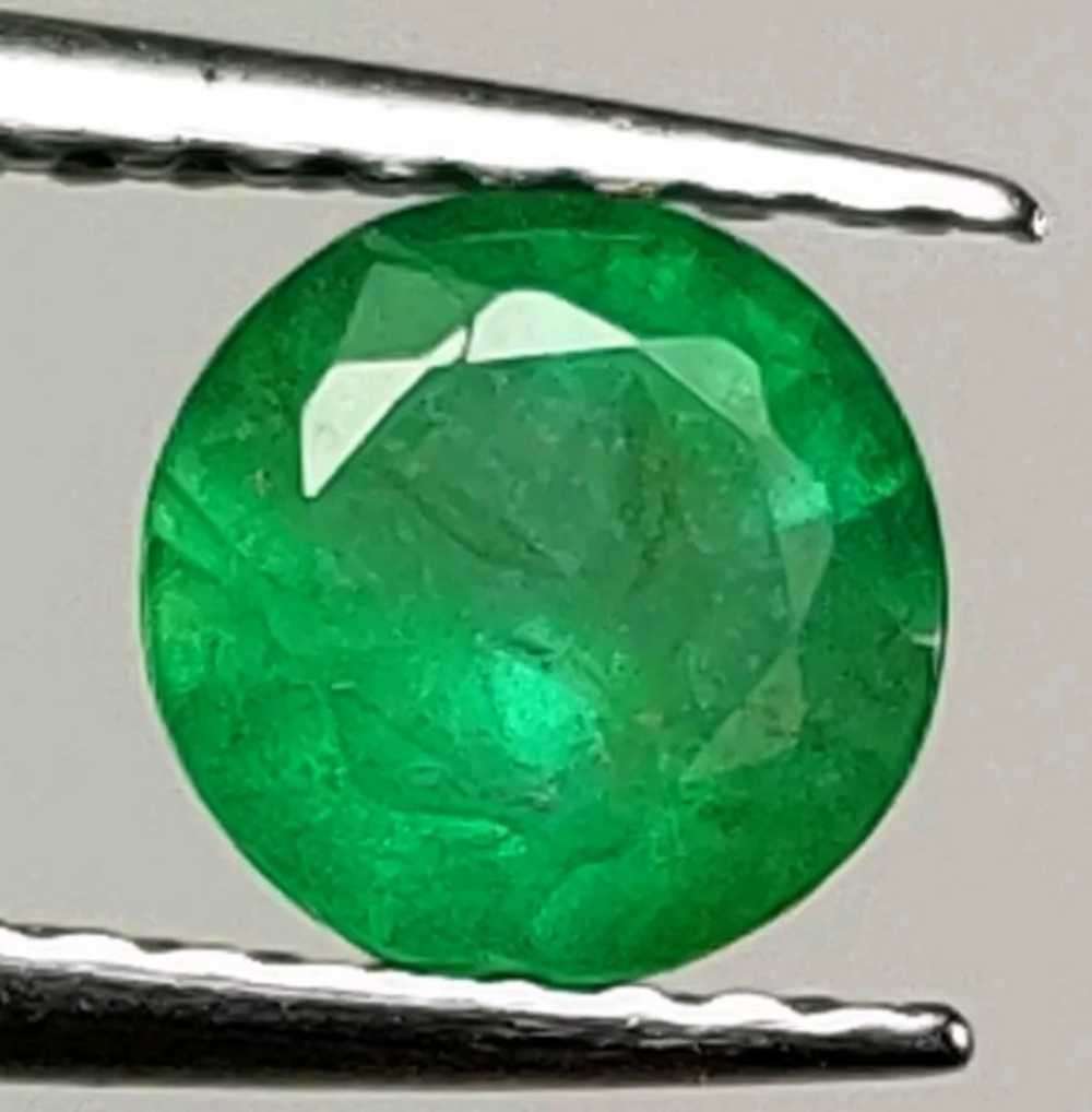 Natural 0.78 Ct Emerald VIDEO