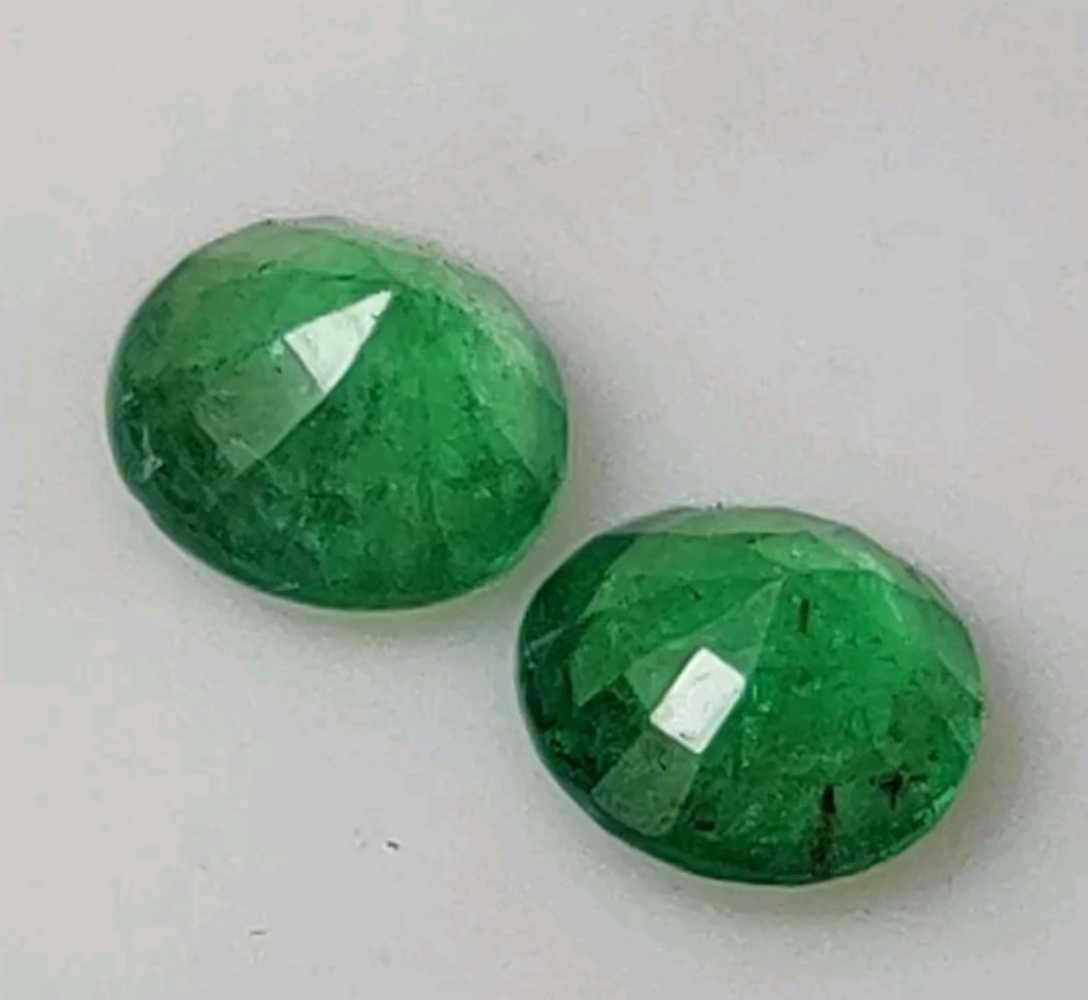 Natural 0.77 Ct Emerald Pair Video