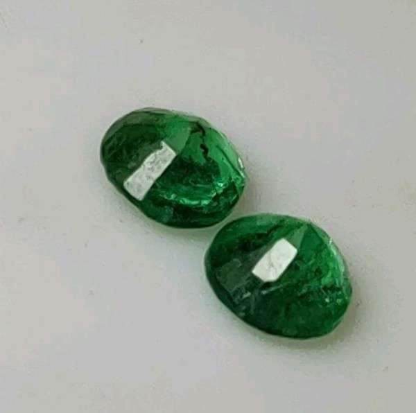 DISCOUNT Natural 0.54 Ct Emerald pair Video