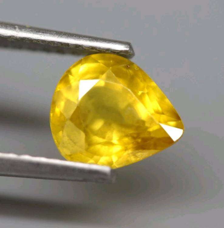 Natural 1.55 Ct Yellow Sapphire unheated  VIDEO
