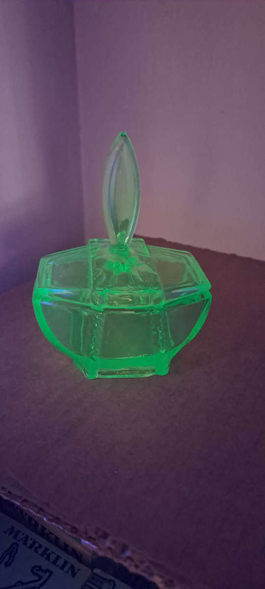Art deco Uranium glass trinket bowl with lid beautifull