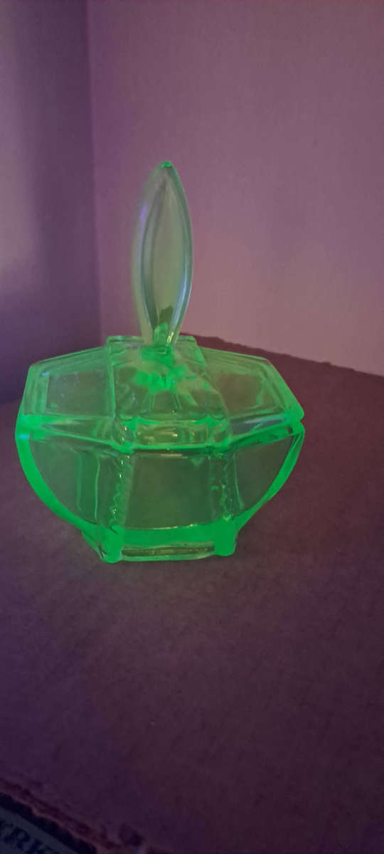 Art deco Uranium glass trinket bowl with lid beautifull