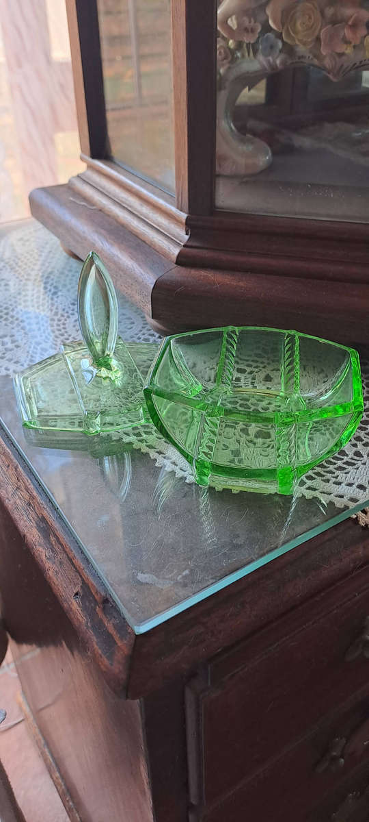 Art deco Uranium glass trinket bowl with lid beautifull
