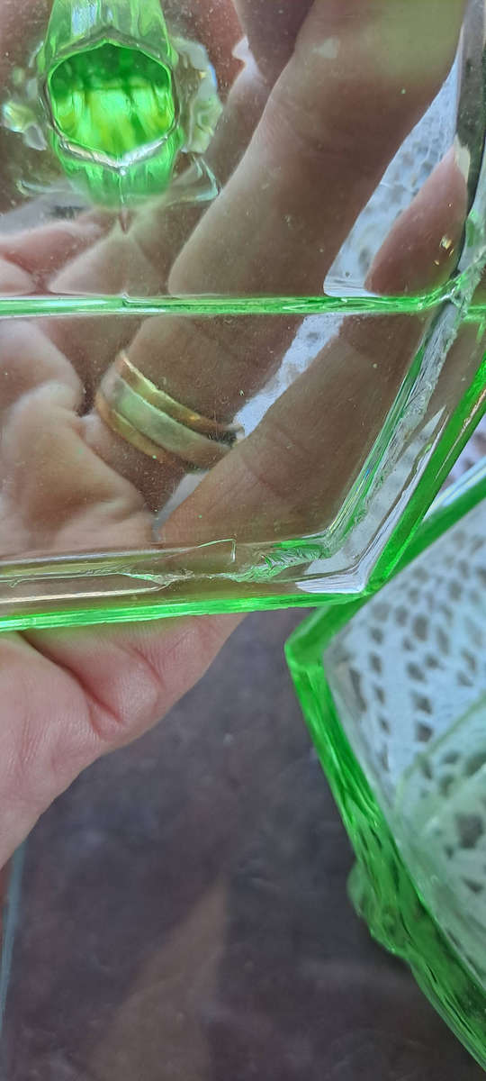 Art deco Uranium glass trinket bowl with lid beautifull