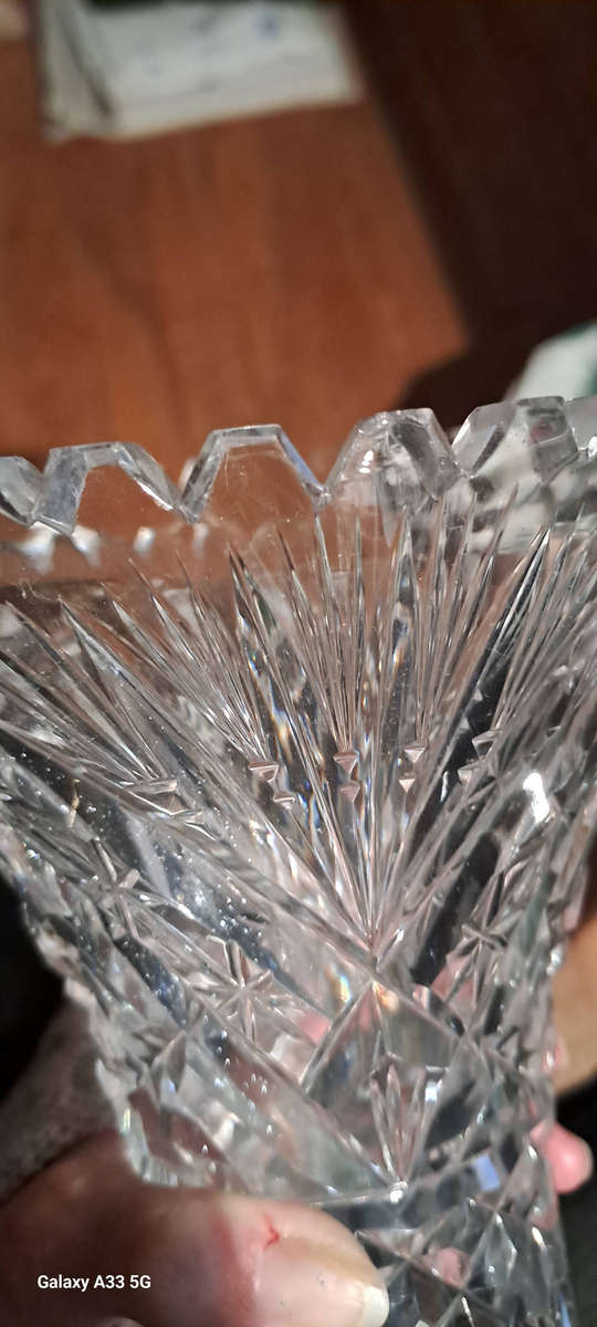 Beautiful thick  heavy large crystal vase 1145 grams