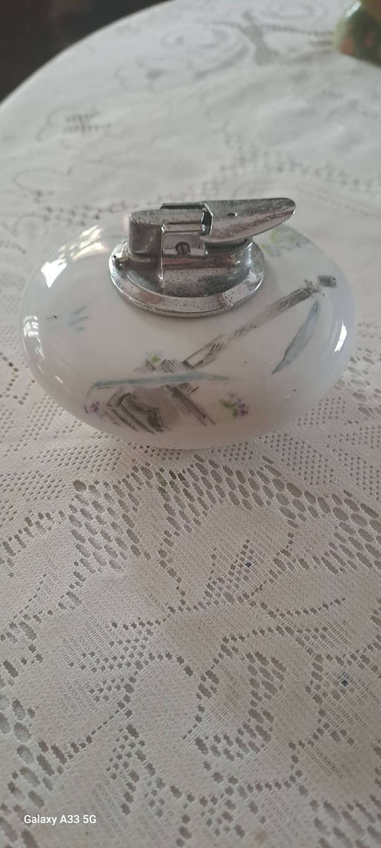 Rosenthal  and Ronson table lighter art deco