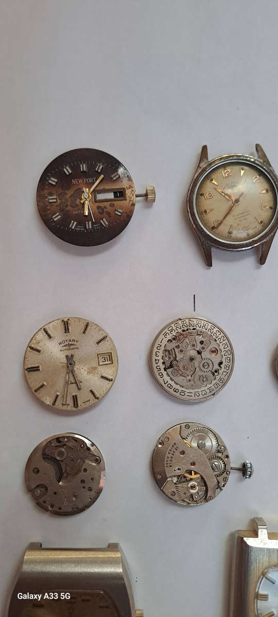 Assorted vintage men's watches for spares or repairs