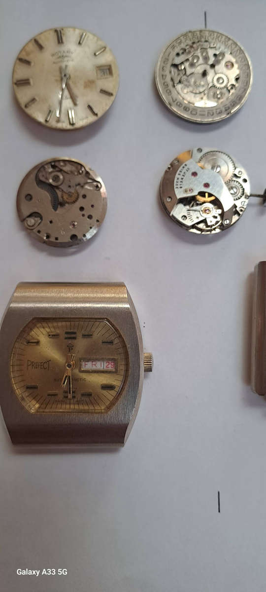 Assorted vintage men's watches for spares or repairs