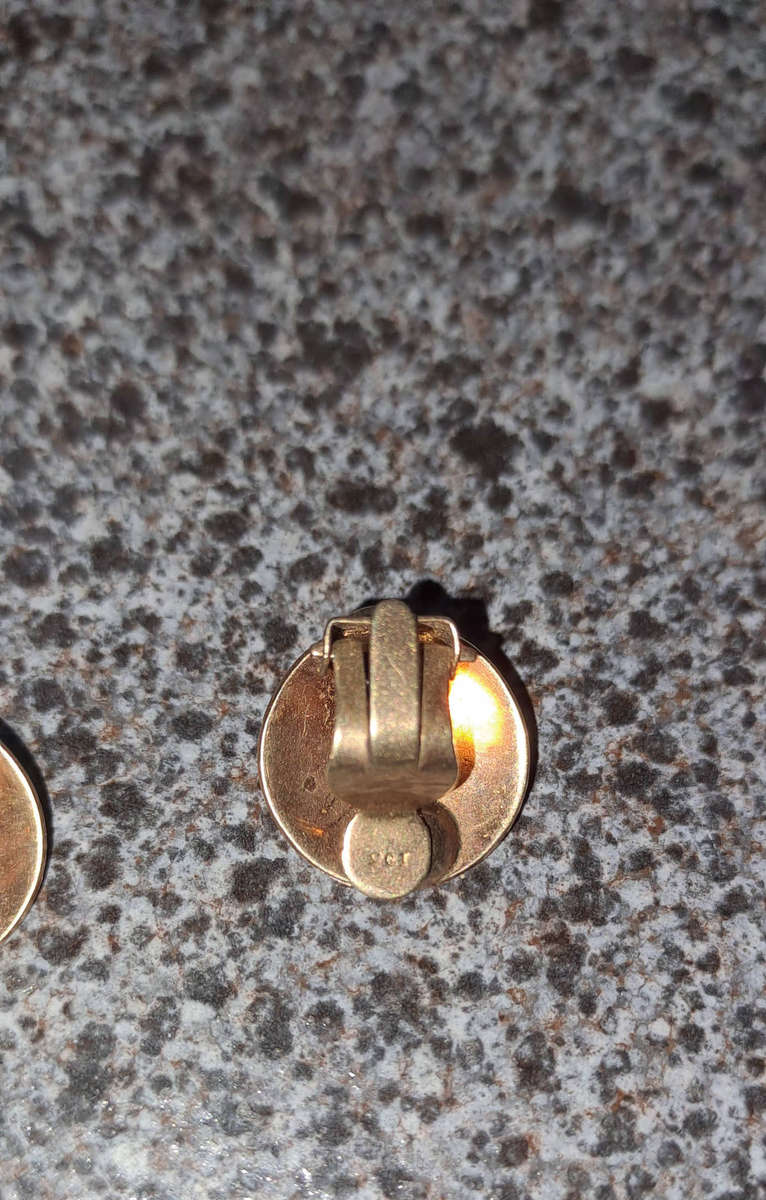 Scallop 9ct Gold and Garnet earings vintage 1930's