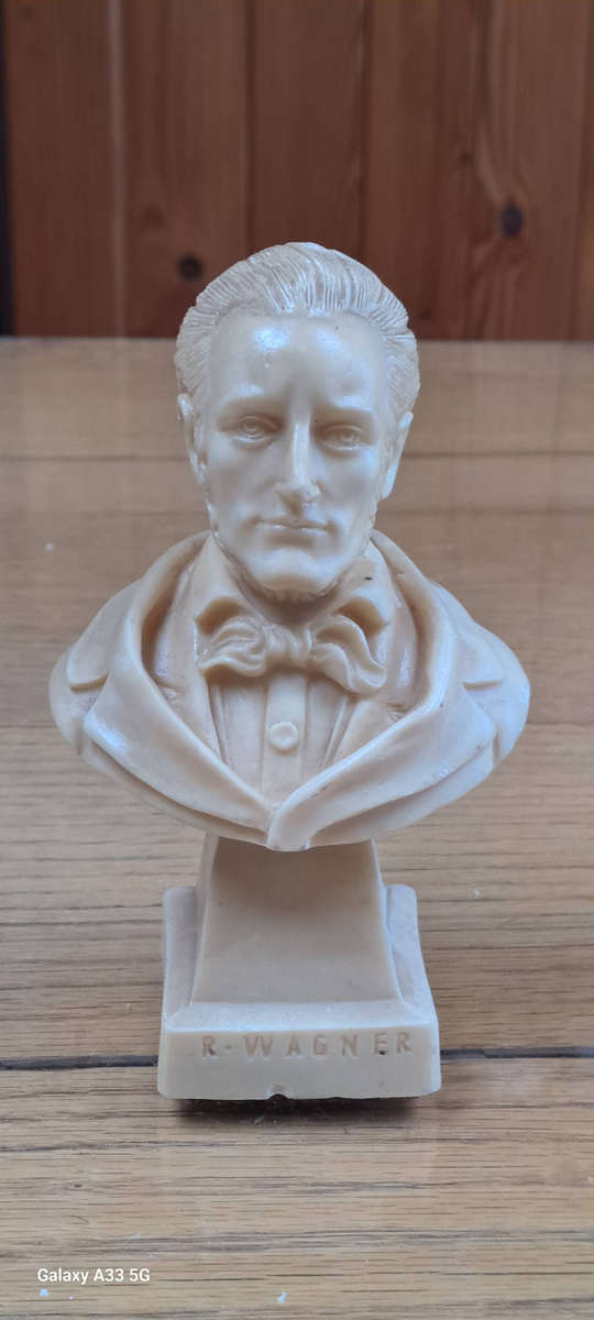 R. Wagner resin bust