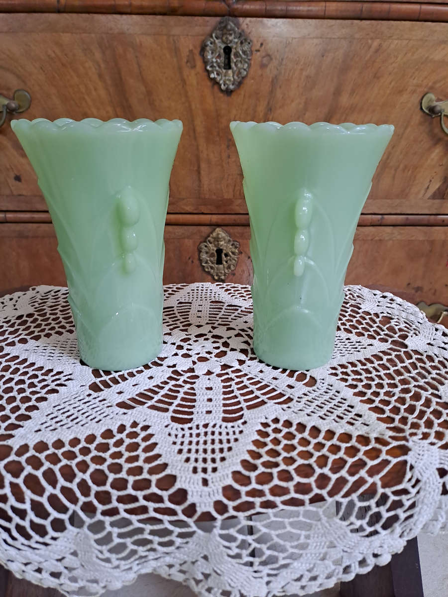 Pair of beautiful 1950's Art Deco Jadeite