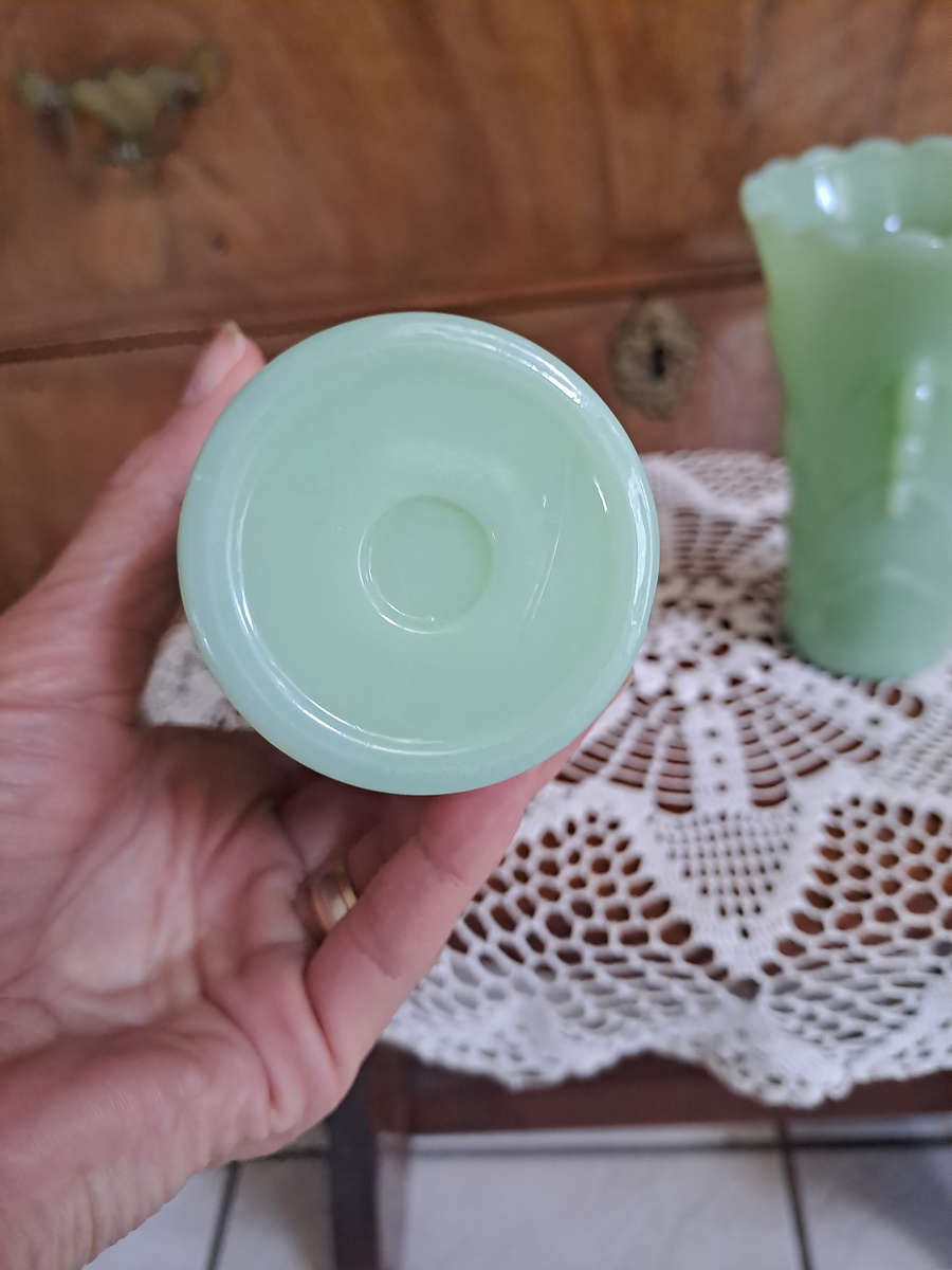 Pair of beautiful 1950's Art Deco Jadeite