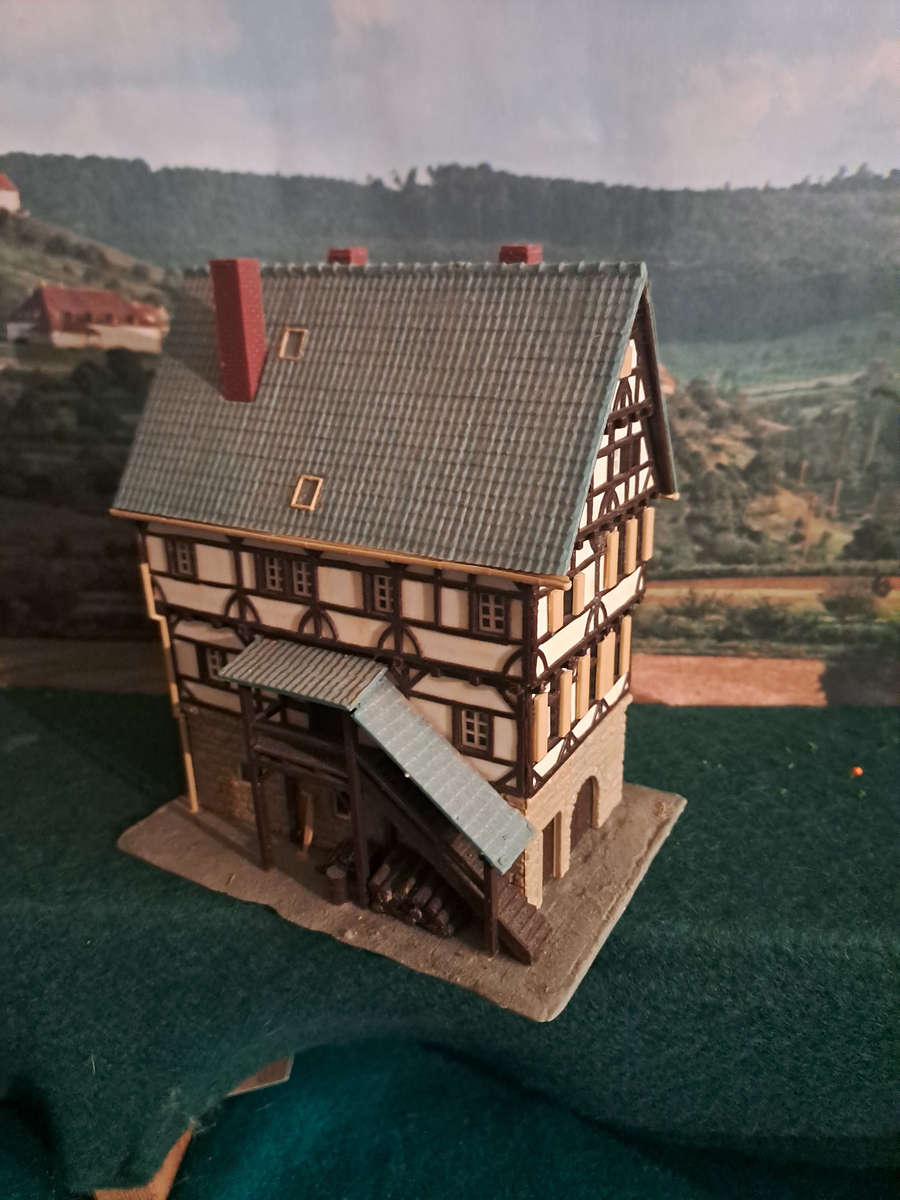 Kibri HO 4184 multi story building