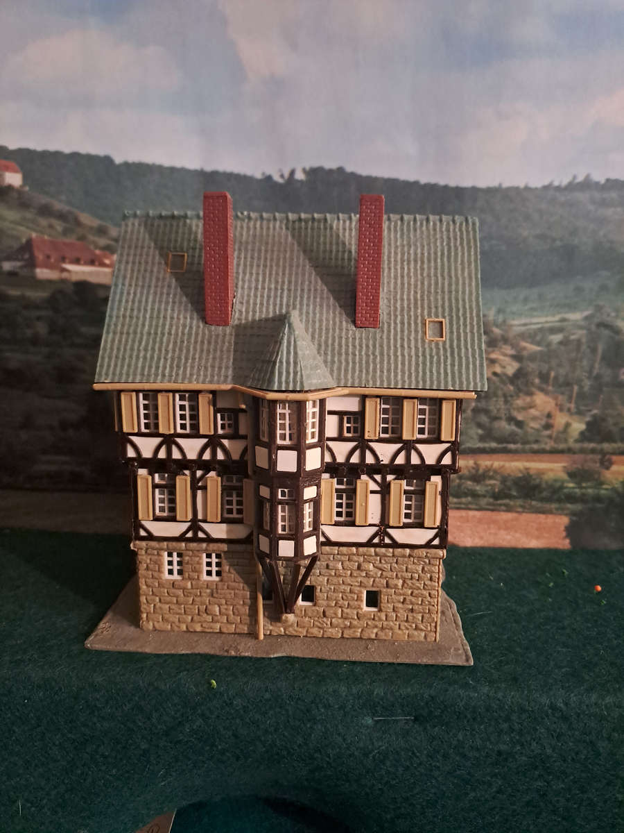 Kibri HO 4184 multi story building