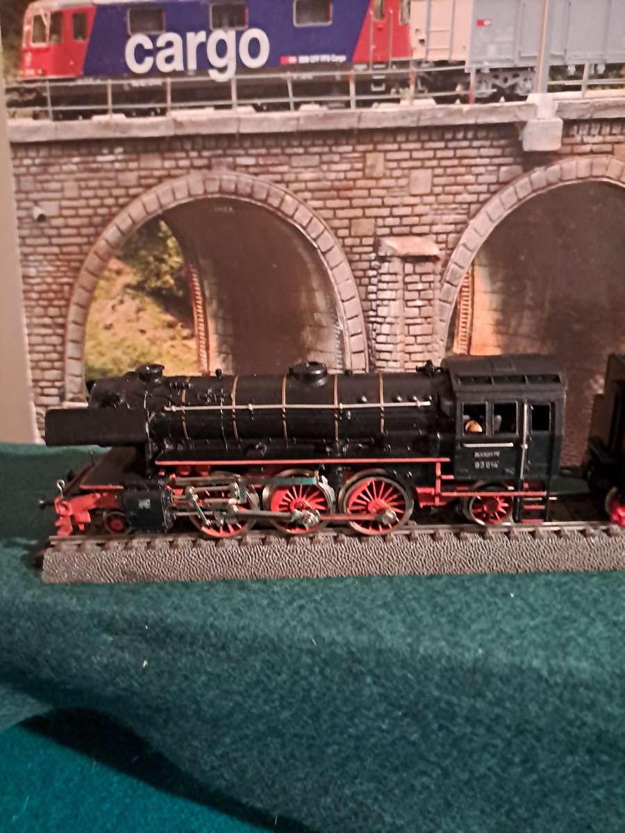 Marklin HO DB steam loc and tender  DB 23014 3005