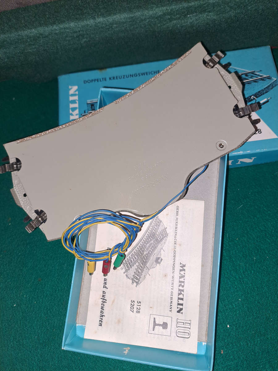 Marklin HO M tack 5128 double cross over electric