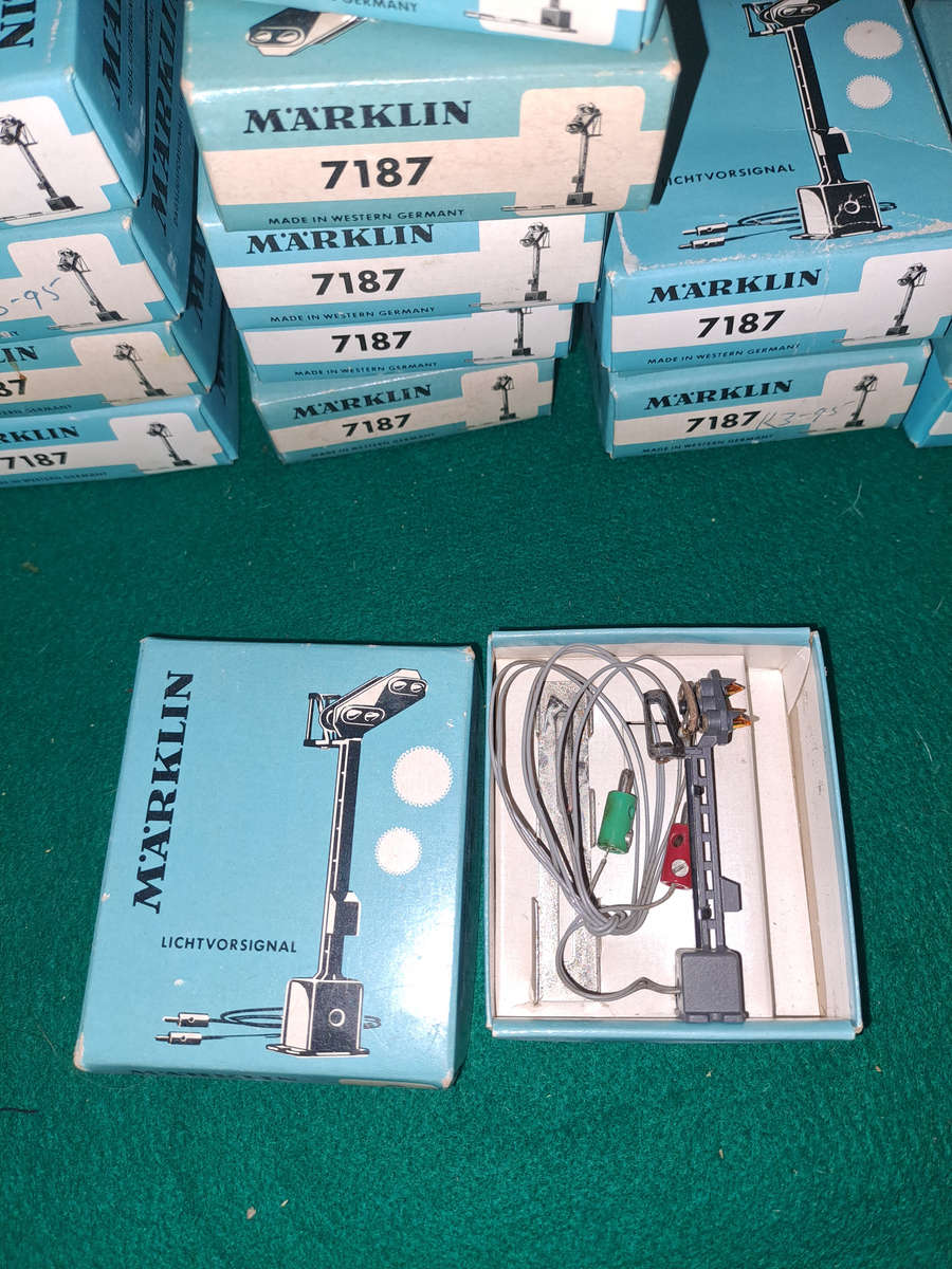 Marklin  HO 7187 Distant light signal new IOP