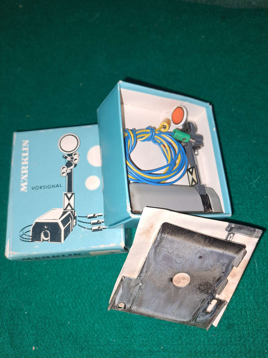 Märklin H0 7036 preliminary signal with adjustable disc new IOP