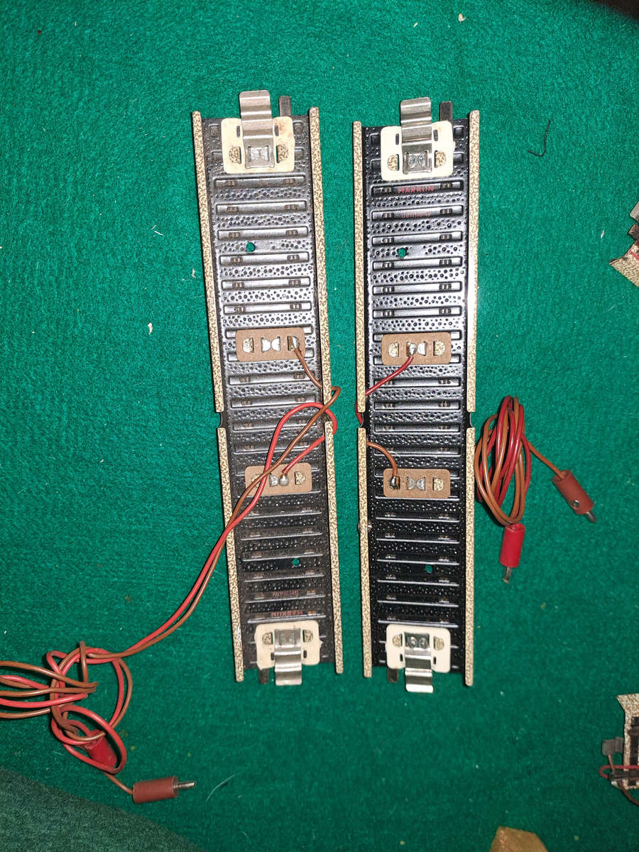 Matklin ho 3 rail electric track section Each