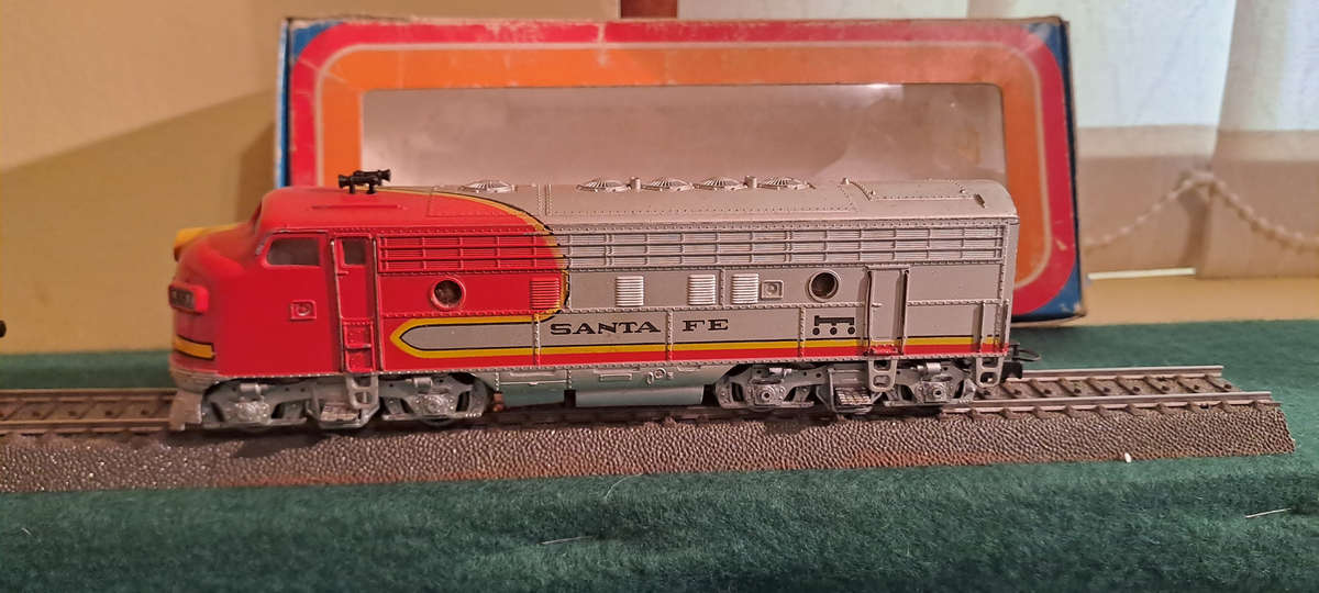 Markli HO 3060 Santa Fe Diesel locomotive in original box