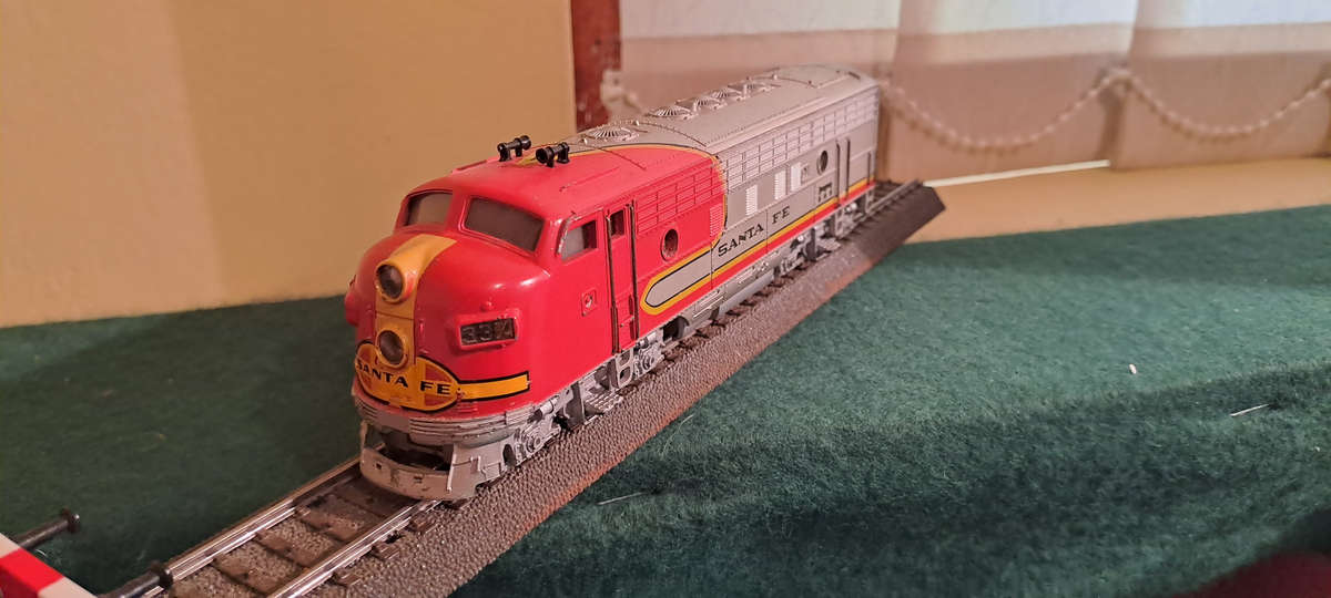 Markli HO 3060 Santa Fe Diesel locomotive in original box
