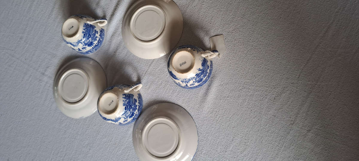 Japan blue and white tea cups and saucers willow