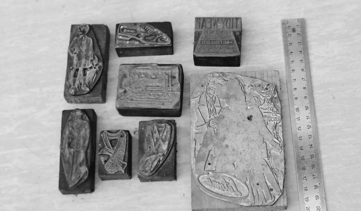 8 Vintage Brands clothing store lead stamps