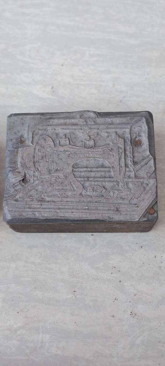 8 Vintage Brands clothing store lead stamps