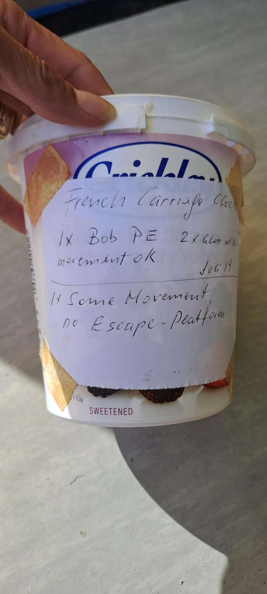 2x French carriage clock movements 1x working