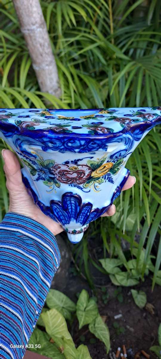 stunning Portuguese decorative wall flower holder Vestal Alcubaca