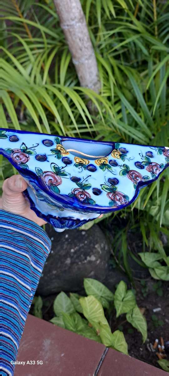 stunning Portuguese decorative wall flower holder Vestal Alcubaca