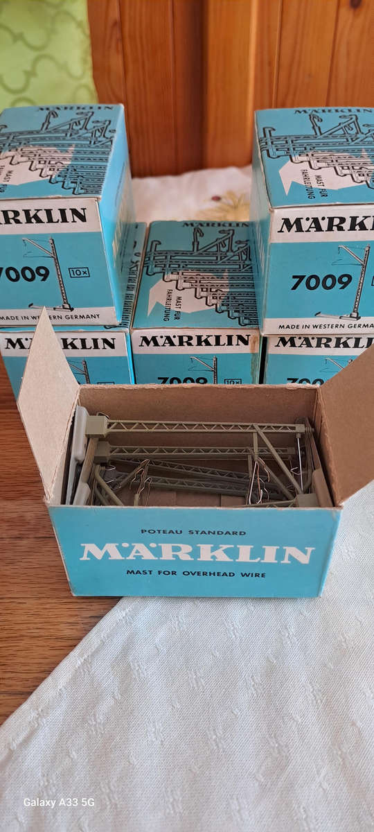 Marklin M track 7009 mast for over head wire new boxed 10 in each box