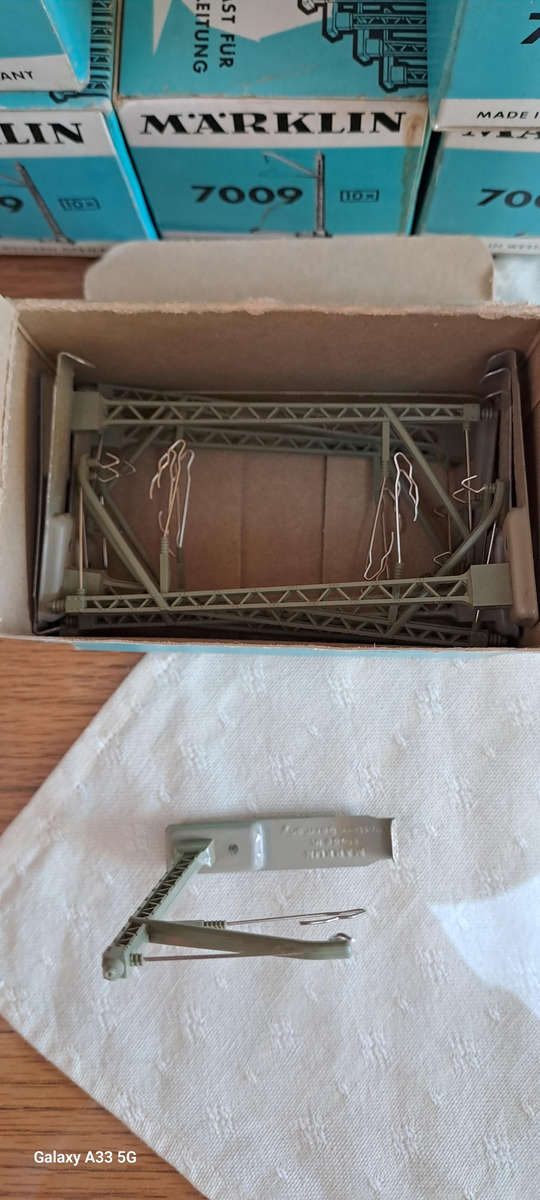 Marklin M track 7009 mast for over head wire new boxed 10 in each box