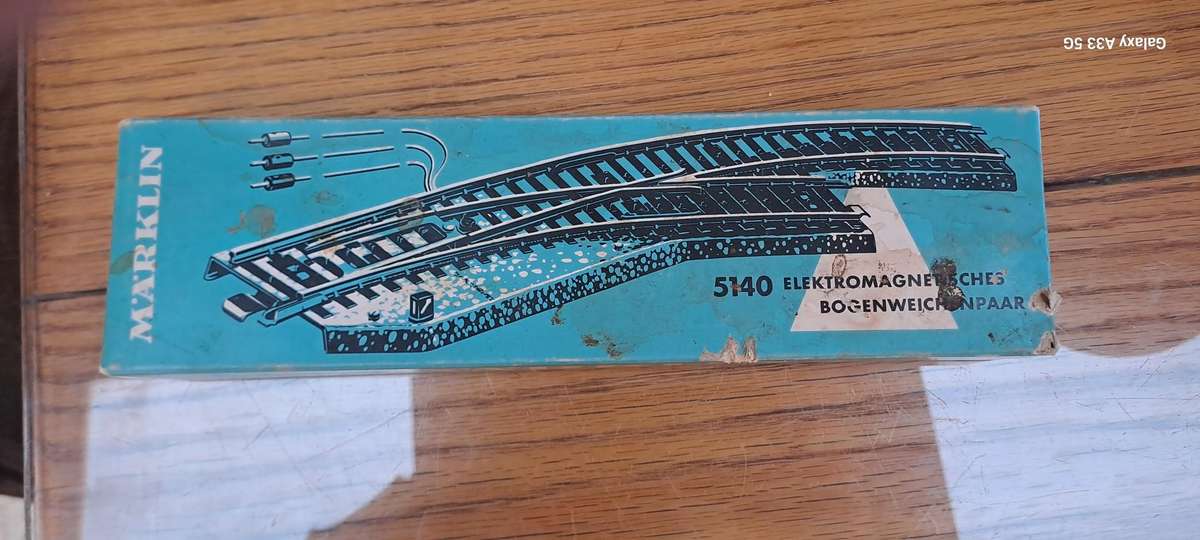 Marklin HO 5140 electromagnetic curved points section like new