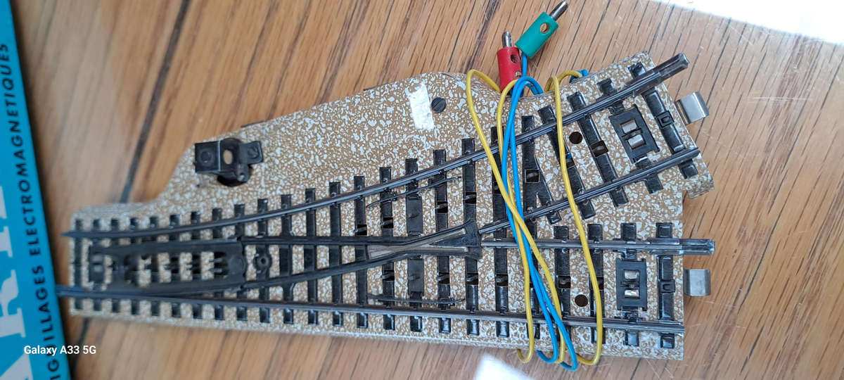 Marklin HO 5203 electric turn out/points Left