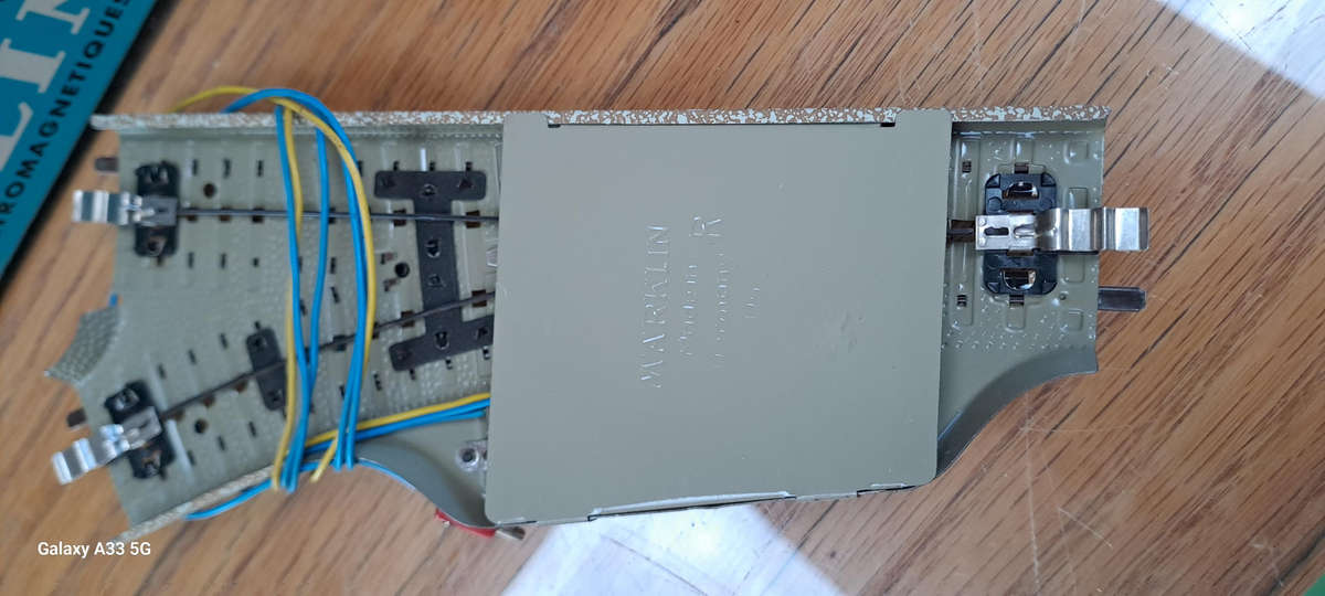 Marklin HO 5119 electric turn out/points Right