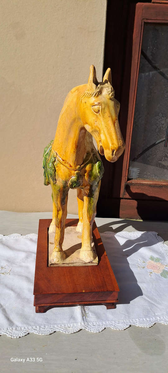 Large Vintage 36 cm 1960/70`s Tang Horse Beautiful