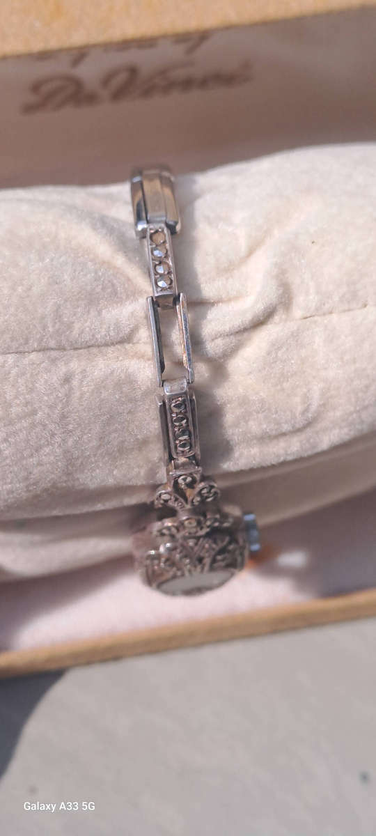 Stirling silver and marcasite vintage ladies watch stunning working keeping time 17 Jewels