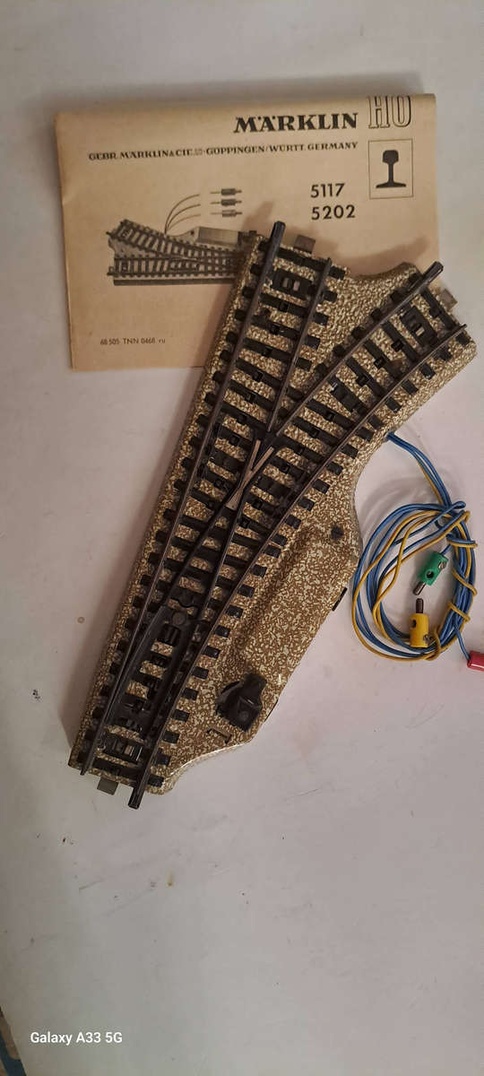 Marklin HO M track electric turn out  right 5119 with booklet  like new
