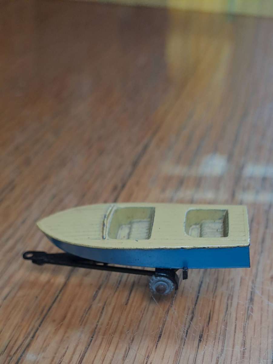 Matchbox / Lesney ~ No48Meteor sportsman MK11 boat and trailer very nice condition