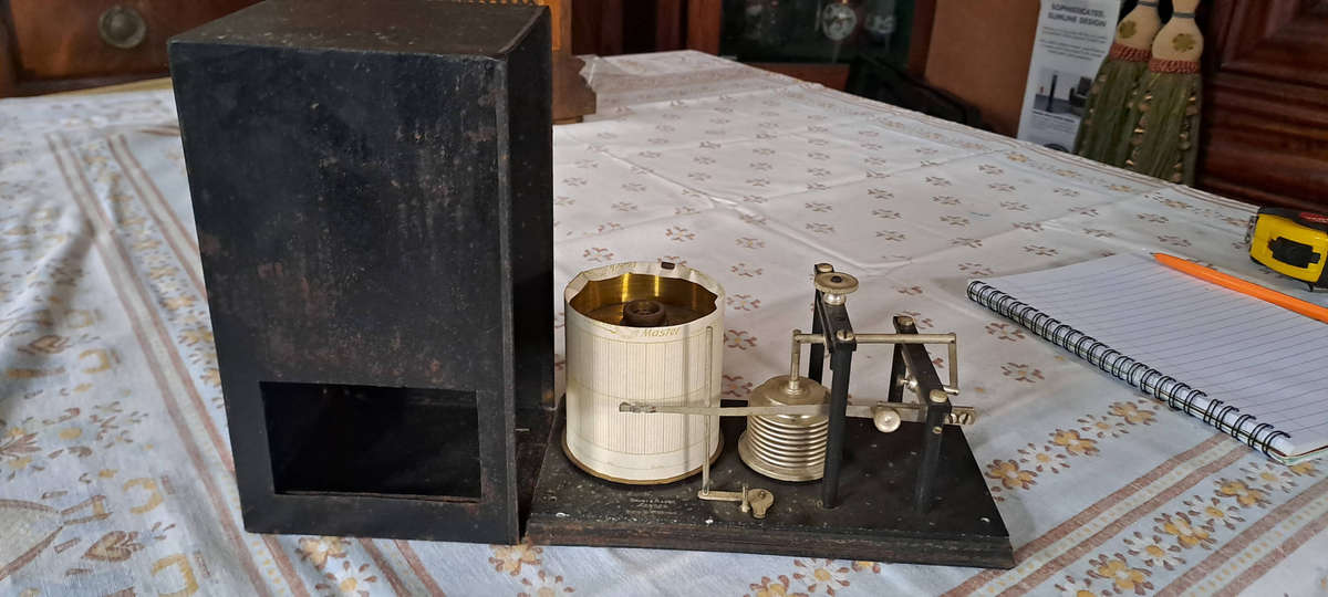 Barograph Short & Mason London ticking